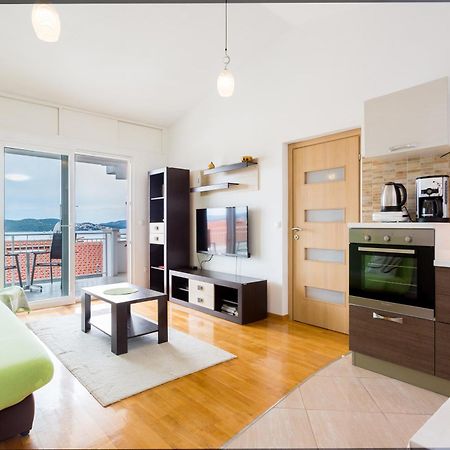 Apartment Mia - Spacious Apartment On 85 M2 With Beautiful Sea View โตรกีร์ ภายนอก รูปภาพ