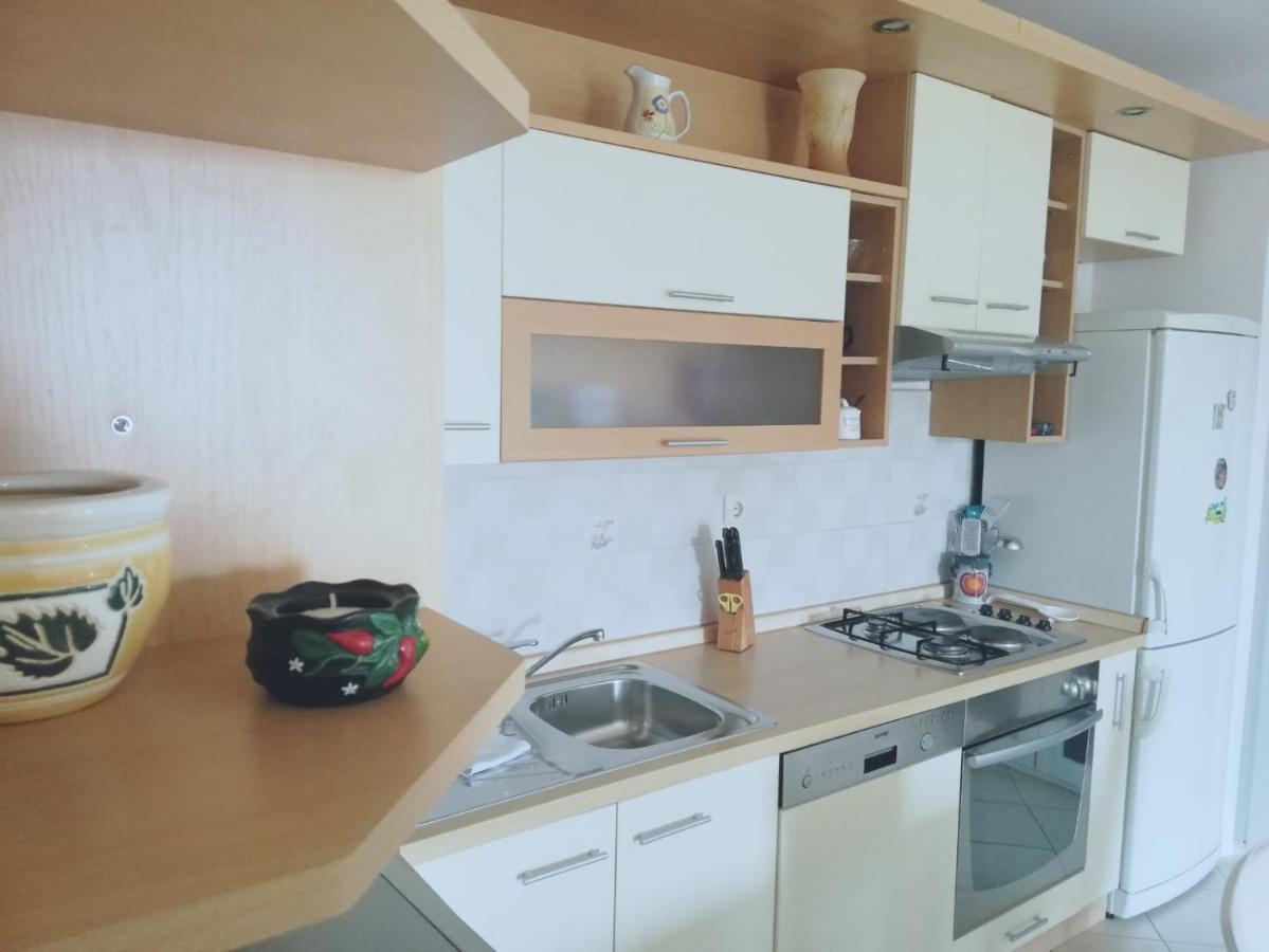 Apartment Mia - Spacious Apartment On 85 M2 With Beautiful Sea View โตรกีร์ ภายนอก รูปภาพ