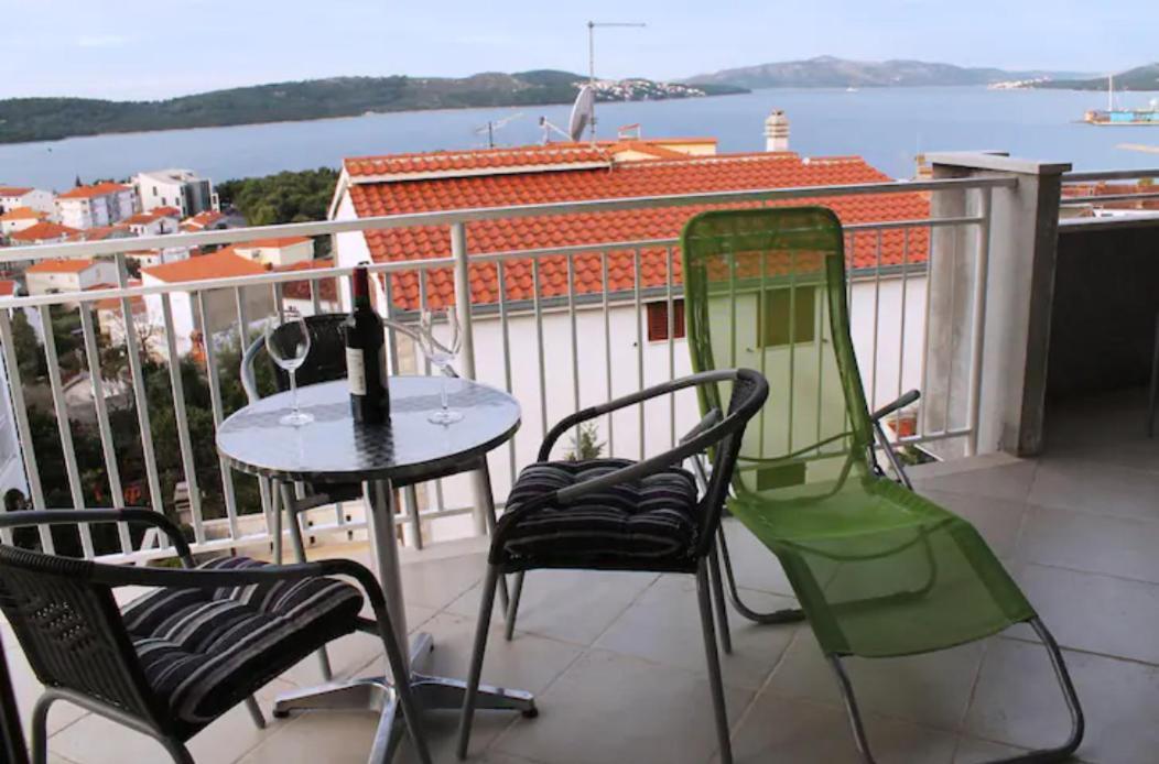 Apartment Mia - Spacious Apartment On 85 M2 With Beautiful Sea View โตรกีร์ ภายนอก รูปภาพ