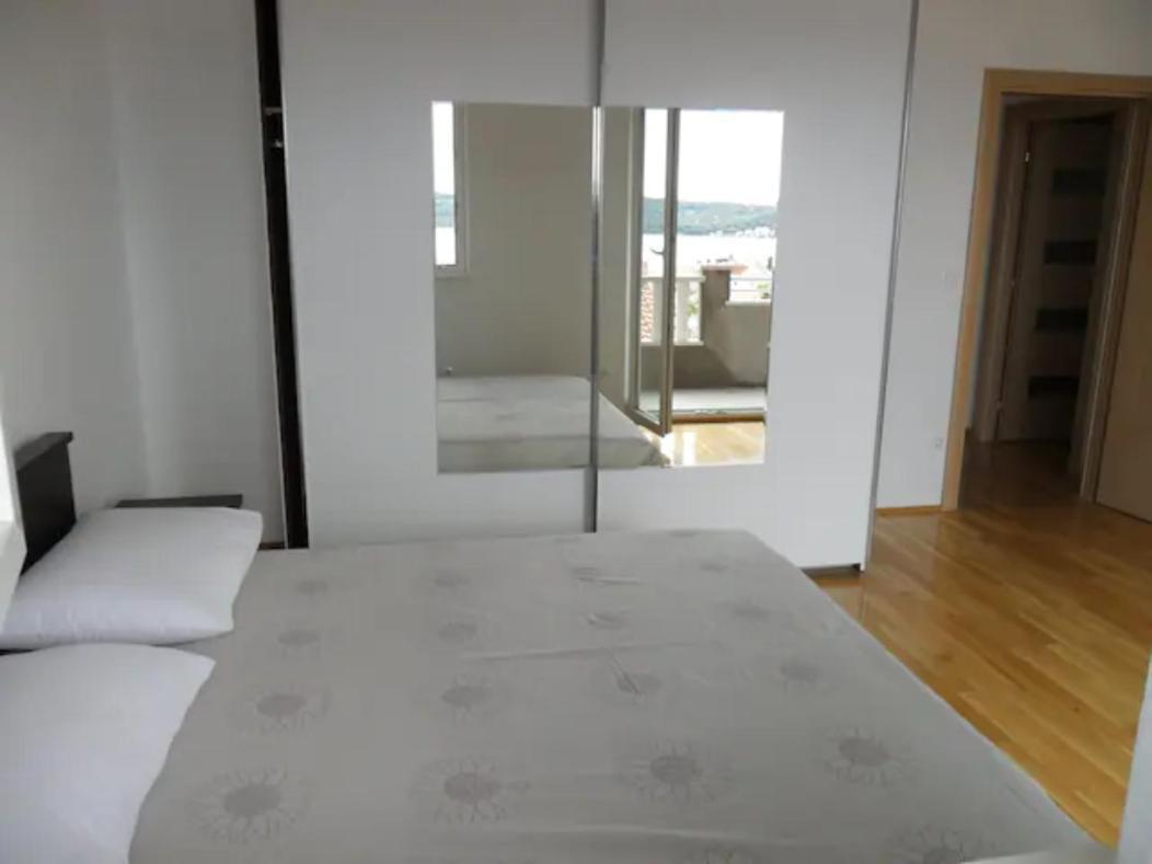 Apartment Mia - Spacious Apartment On 85 M2 With Beautiful Sea View โตรกีร์ ภายนอก รูปภาพ