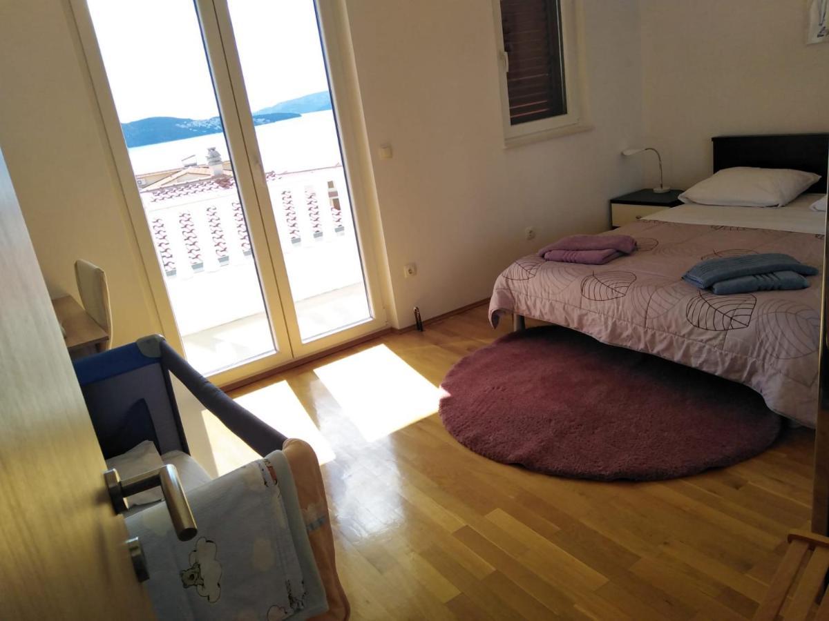 Apartment Mia - Spacious Apartment On 85 M2 With Beautiful Sea View โตรกีร์ ภายนอก รูปภาพ