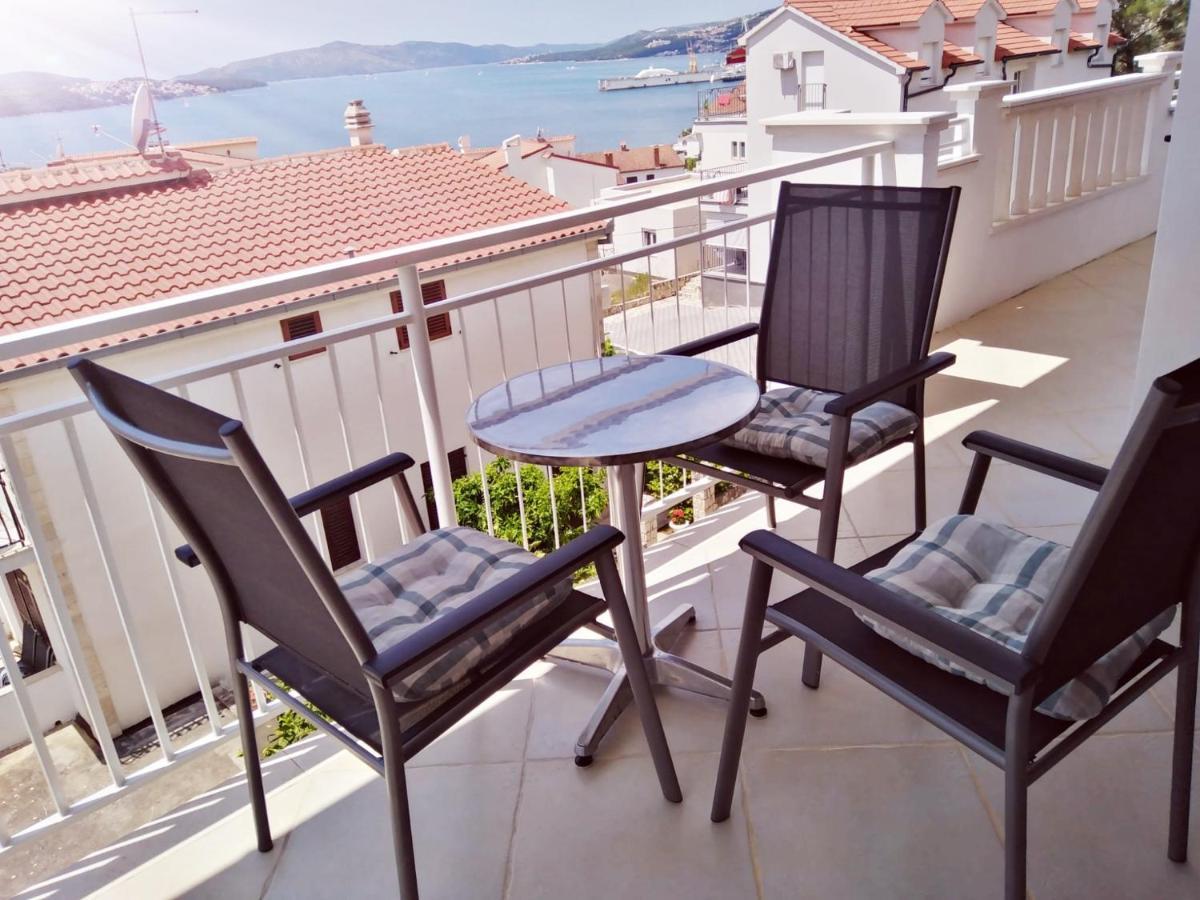 Apartment Mia - Spacious Apartment On 85 M2 With Beautiful Sea View โตรกีร์ ภายนอก รูปภาพ