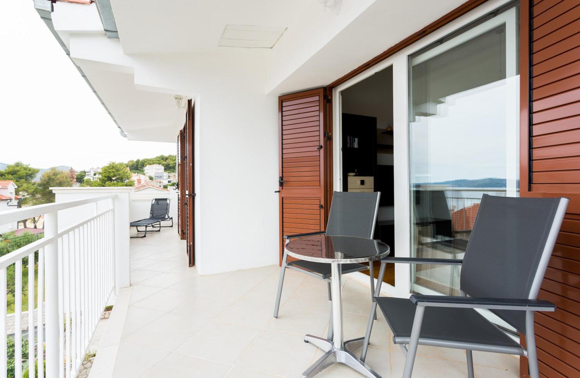 Apartment Mia - Spacious Apartment On 85 M2 With Beautiful Sea View โตรกีร์ ภายนอก รูปภาพ