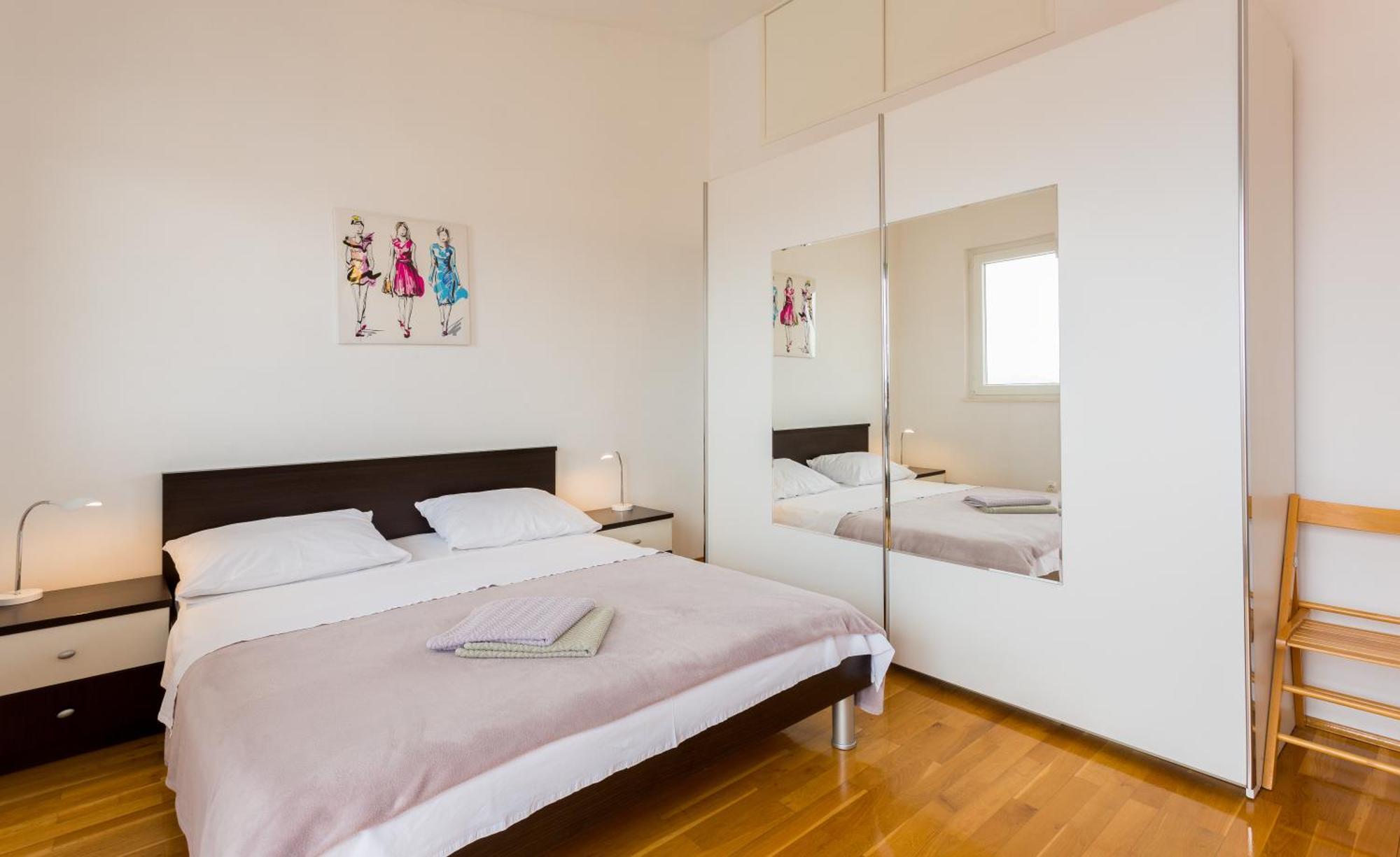 Apartment Mia - Spacious Apartment On 85 M2 With Beautiful Sea View โตรกีร์ ภายนอก รูปภาพ