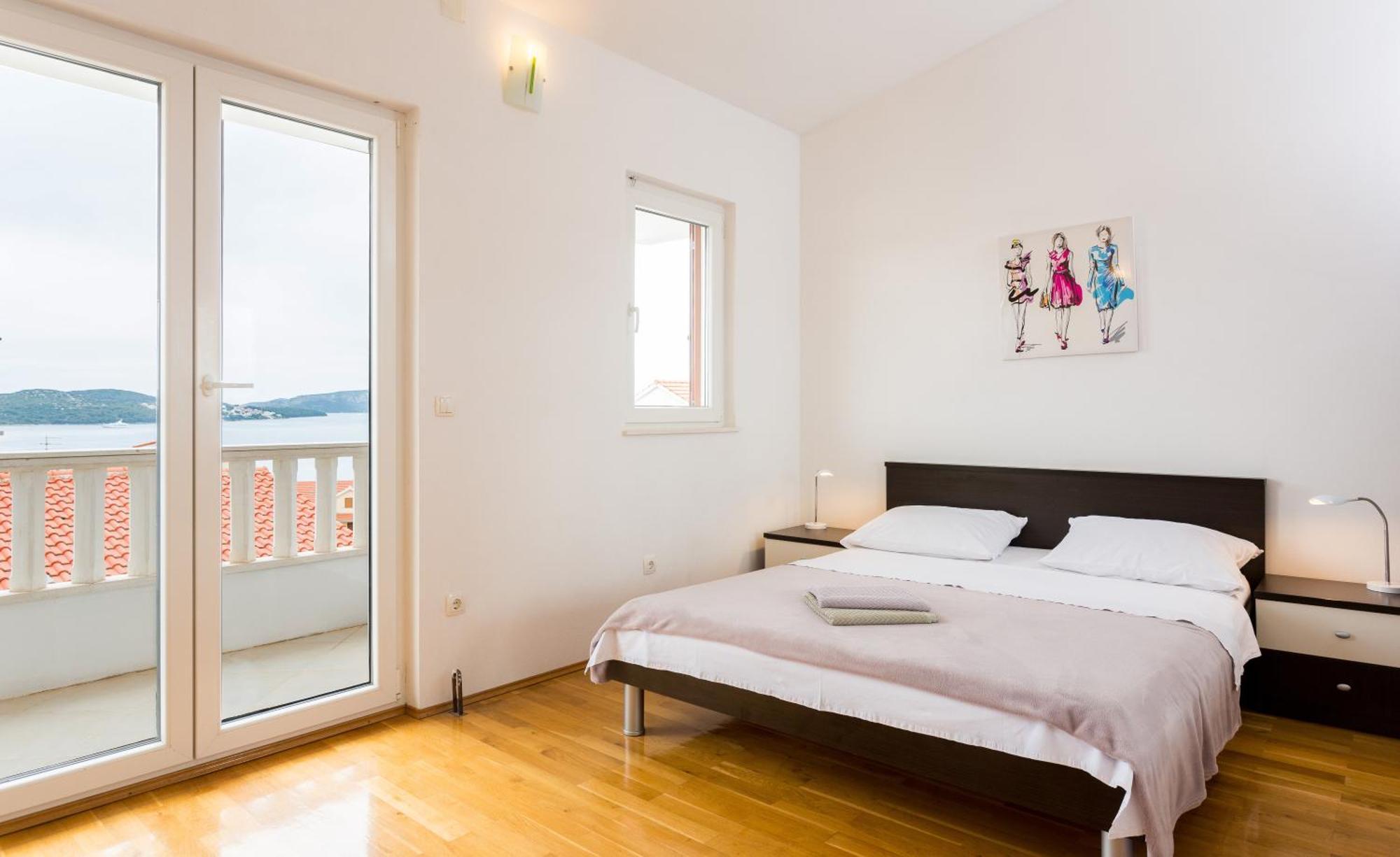 Apartment Mia - Spacious Apartment On 85 M2 With Beautiful Sea View โตรกีร์ ภายนอก รูปภาพ